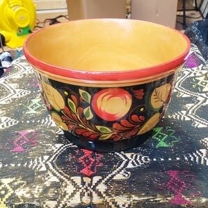 Russian Black Laquer Hand-Painted Floral Bowl